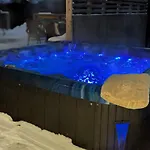 Froybu- Eksklusiv Fjellhytte Med Jacuzzi, Stor Terrasse Og Plass Til 12 Semesterbostad